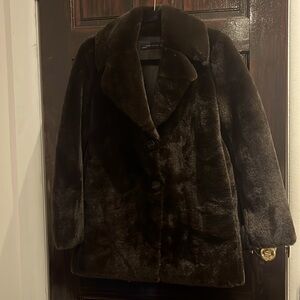 ZARA Chic Faux Fur Coat – Elegant & Gently Used